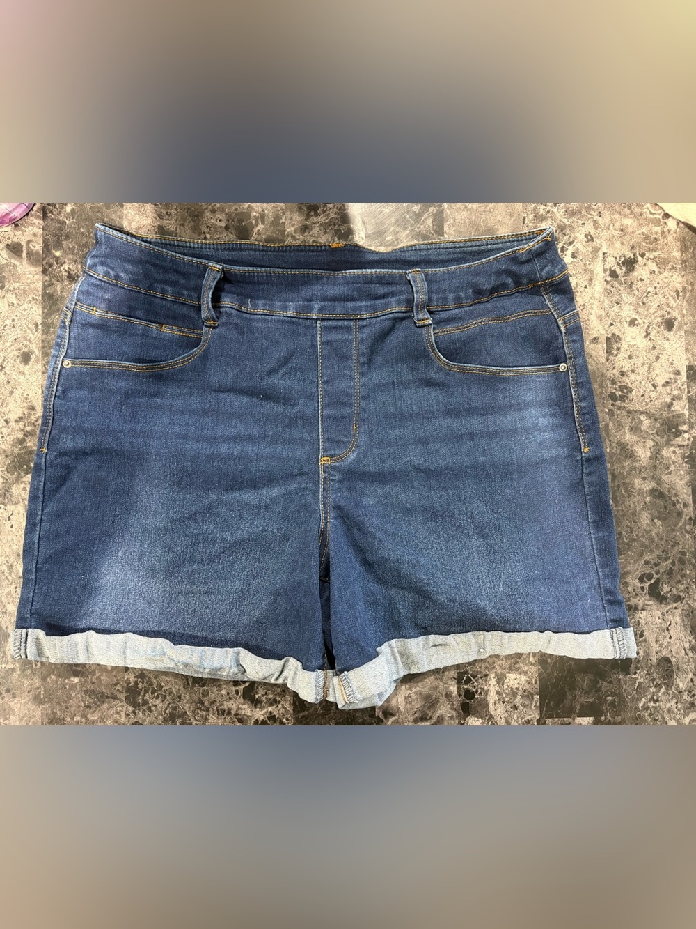 Time and Tru Women's Pull-On Cuffed Denim Shorts Dark Wash Size L (12-14)